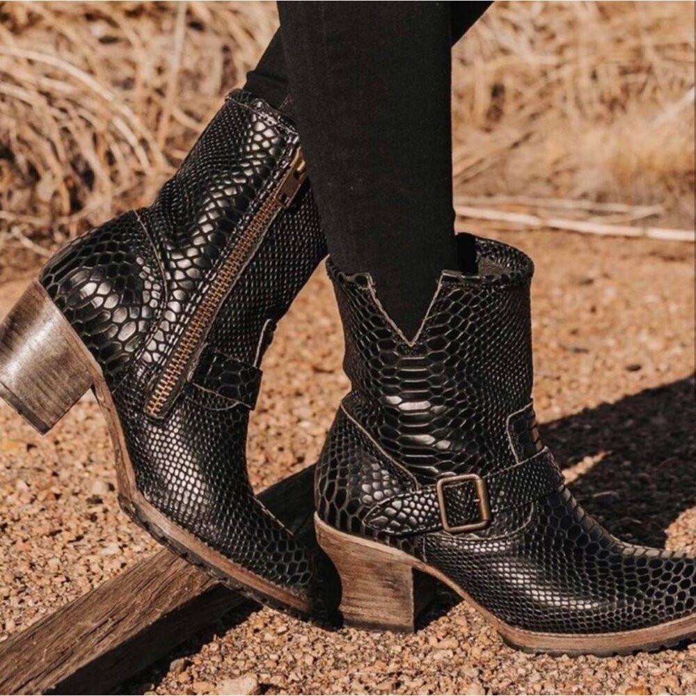 FREEBIRD CARLITO Black SNAKE print Ankle Boots 9